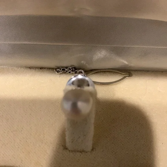 Mikimoto Silver and pearl tie tack and cuff links - Picture 4 of 5